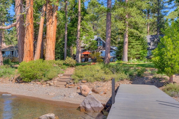 Black Bear Cottage - Lakefront