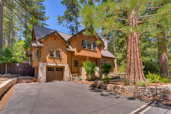 Holly Hideaway