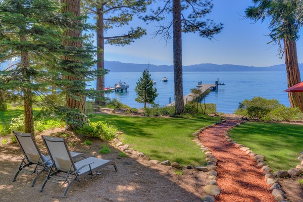 Black Bear Cottage - Lakefront