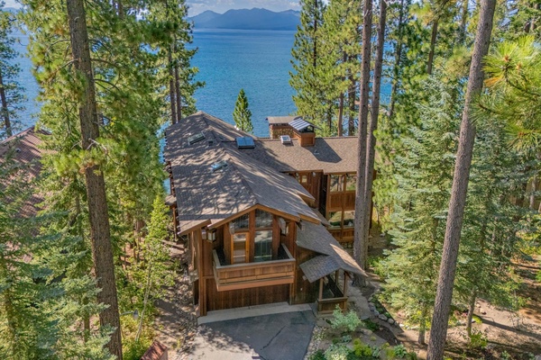 Palatial Pines - Lakefront