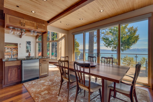Maybach Lake House - Lakefront