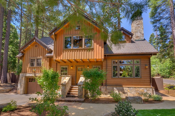 Holly Hideaway