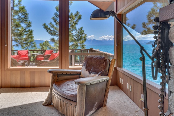 Summer Breeze - Lakefront