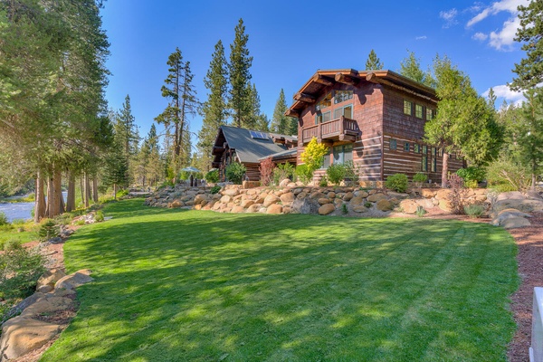 Riverfront Lodge