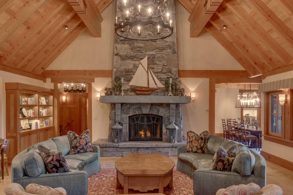 Laughing Waters - Lakefront
