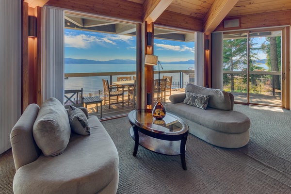 Lake Escape - Lakefront