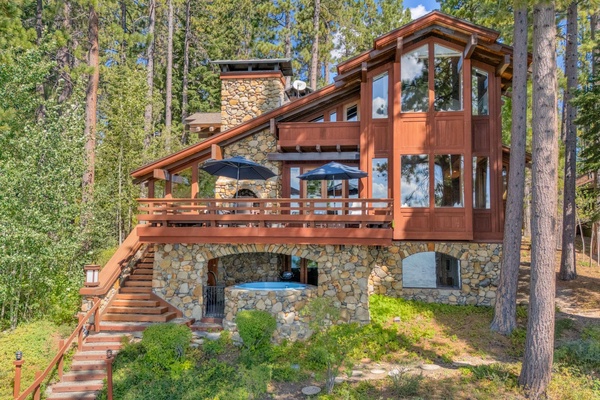 Palatial Pines - Lakefront