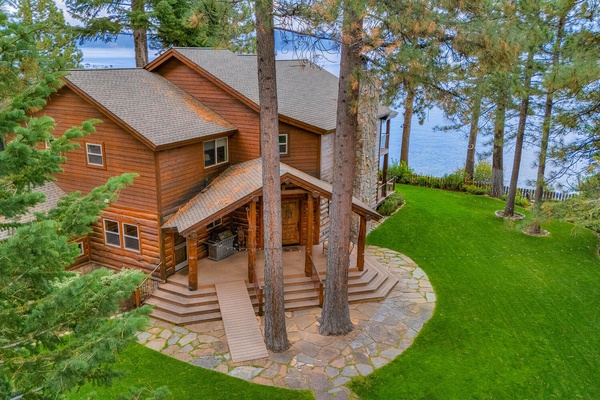 Sugar Pine Chalet - Lakefront