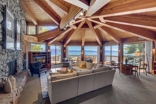 Lake Escape - Lakefront