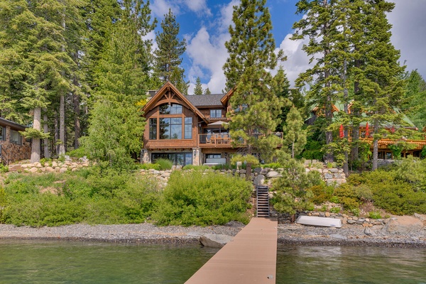 Carnelian Haus - Lakefront