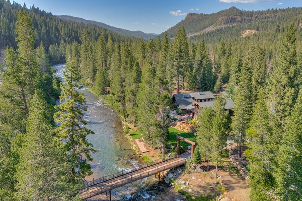 Riverfront Lodge