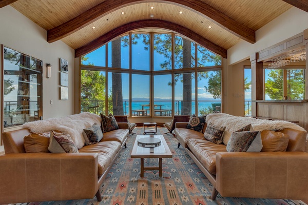 Maybach Lake House - Lakefront