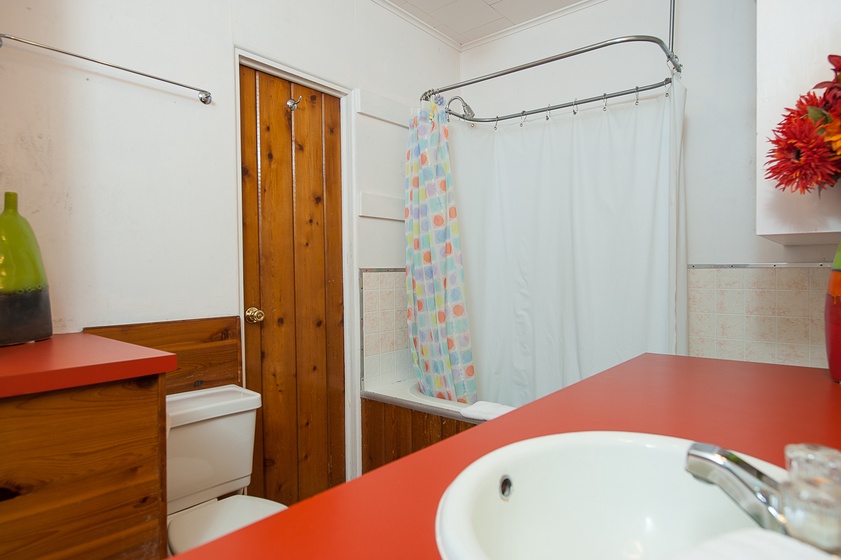 bathroom 