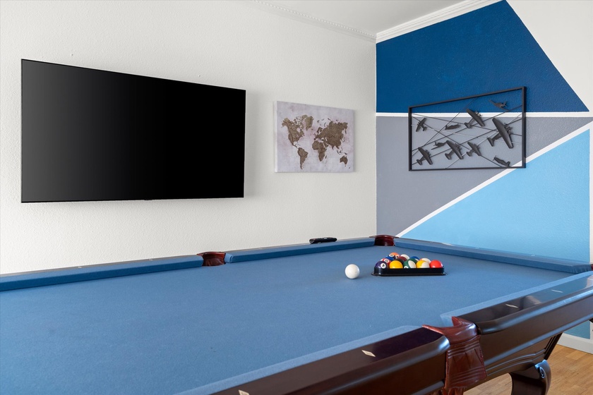 Pool table