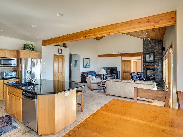Kitchen/Living Room