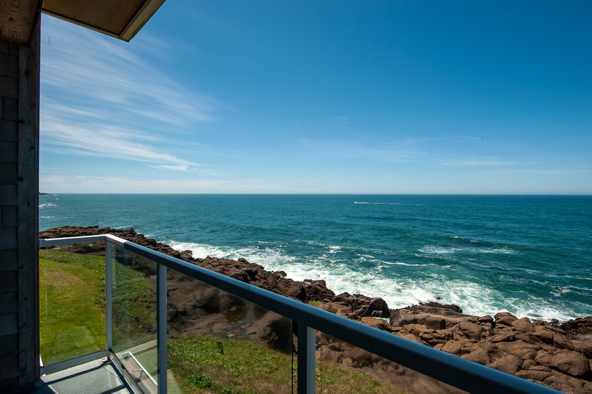 Whale Crossing 2 Bedroom Condo in Depoe Bay, OR