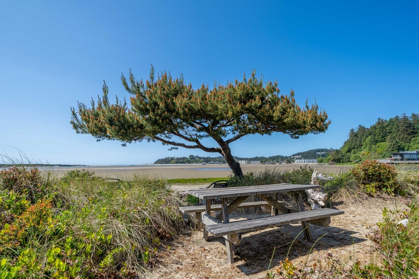 Siletz Bay Beach House 4 Bedroom House in Lincoln City, OR