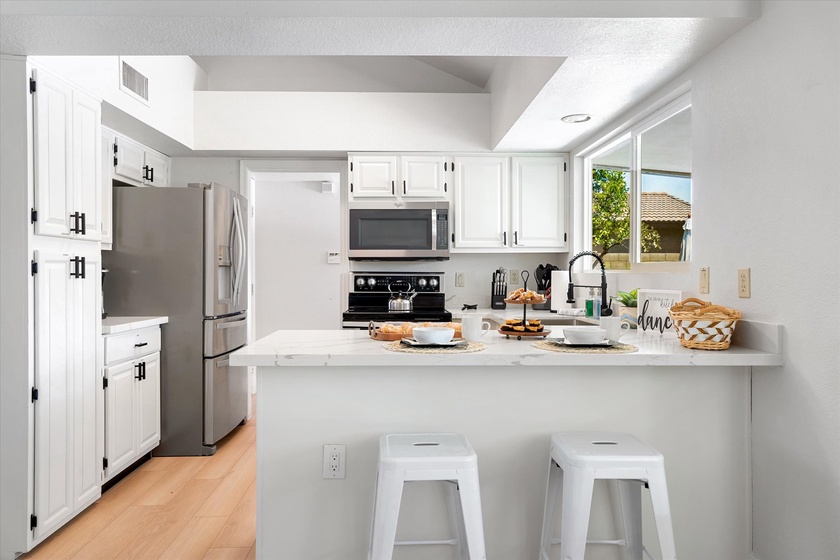 The Seaside Bohemian - kitchen seating