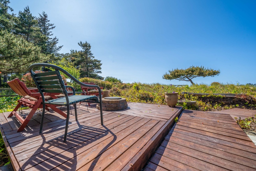 Siletz Bay Beach House 4 Bedroom House in Lincoln City, OR