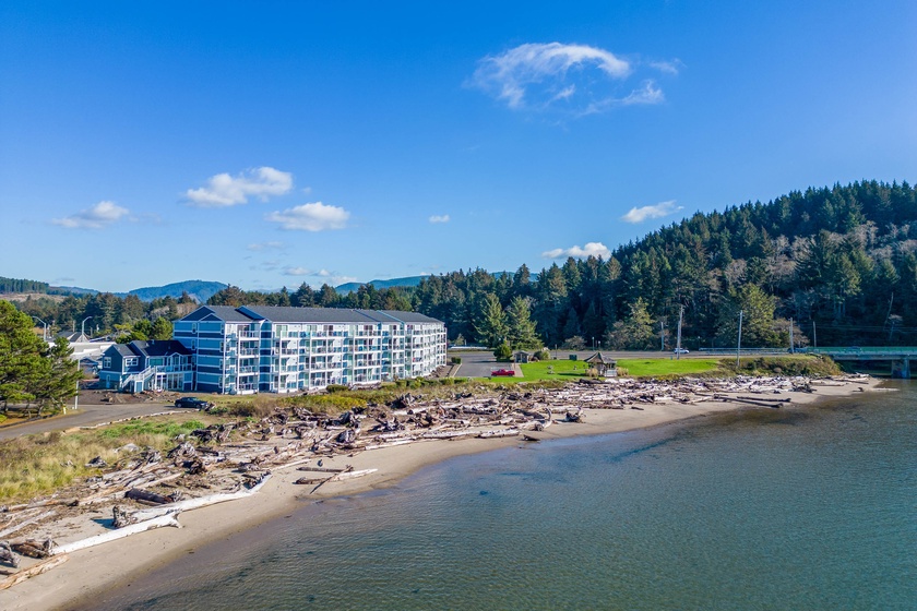 Waters Edge 410 1 Bedroom Condo in Lincoln City, OR