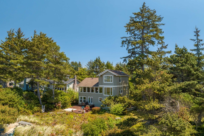 Siletz Bay Beach House 4 Bedroom House in Lincoln City, OR