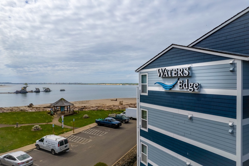 Waters Edge 207 2 Bedroom Condo in Lincoln City, OR