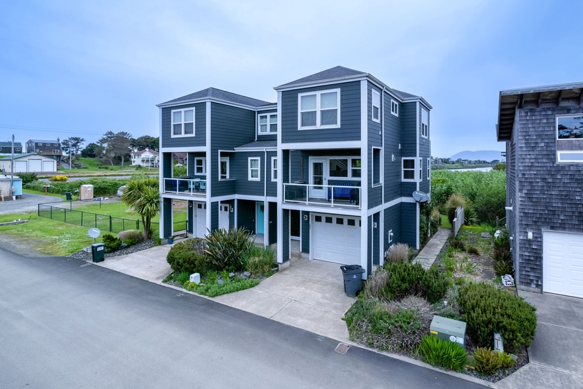 Lakeside Haven 3 Bedroom Townhouse in Rockaway Beach, OR