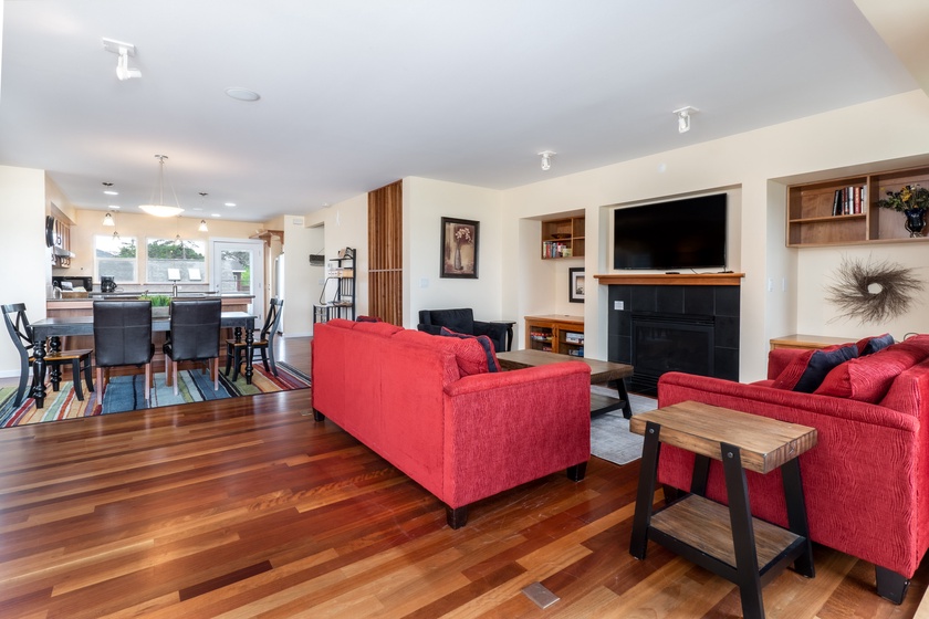 Lakeside Haven 3 Bedroom Townhouse in Rockaway Beach, OR