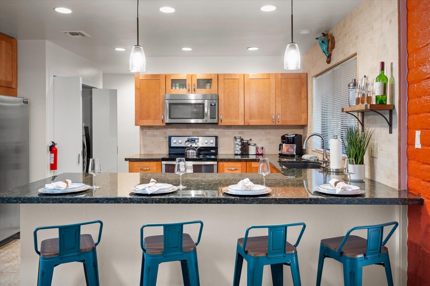 Kitchen/Breakfast Bar