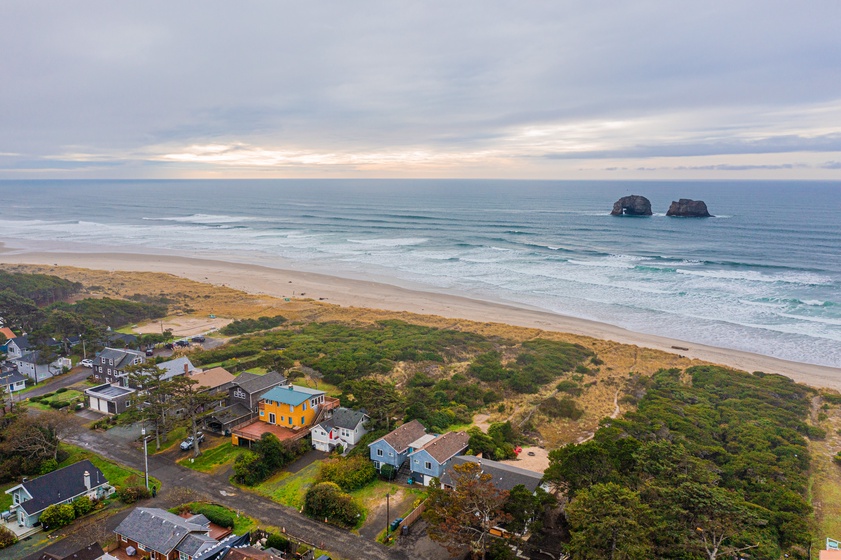 Arnold Beach House 2 second floor 1 Bedroom Townhouse in Rockaway