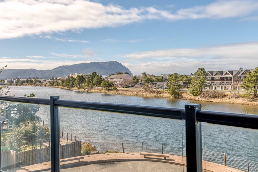 River's Edge at Bridgeport 2 Bedroom Condo in Seaside, OR