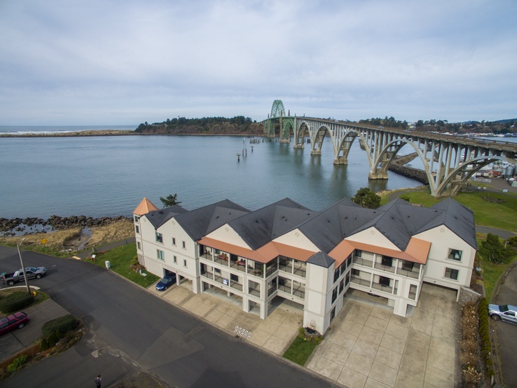 Windward at the Regatta 2 Bedroom Condo in Newport, OR