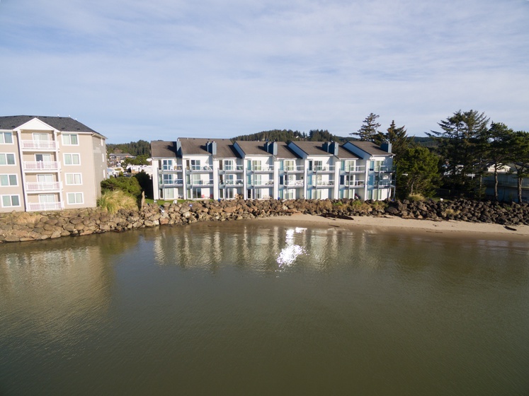 Dock Of The Bay Condos In Lincoln City