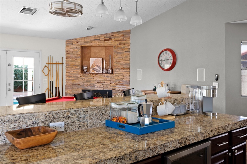 Kitchen/Living Area