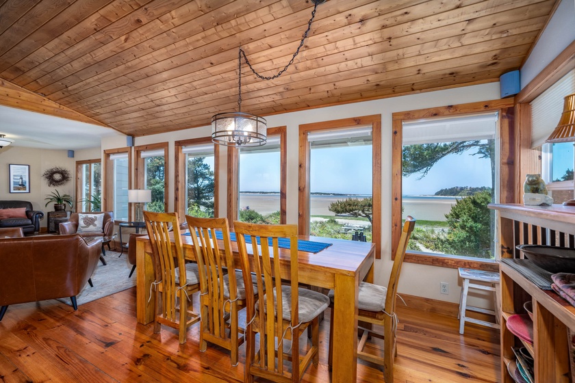 Siletz Bay Beach House 4 Bedroom House in Lincoln City, OR