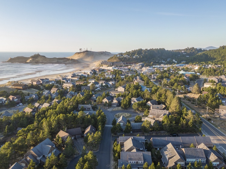 B Haven 3 Bedroom Townhouse in Pacific City, OR