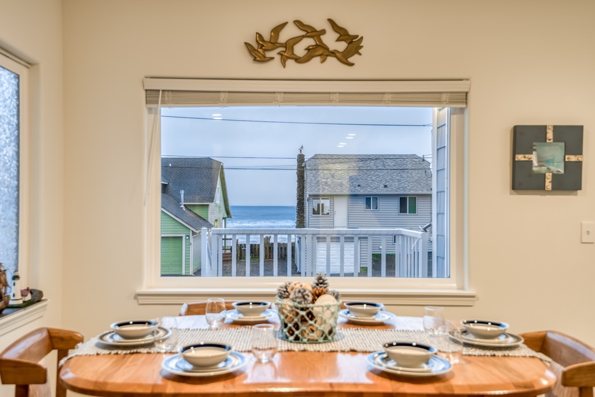 Charlie's Lookout 2 Bedroom House in Lincoln City, OR