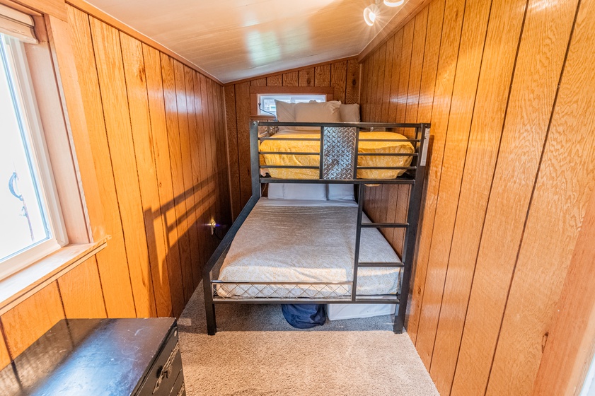 Bedroom with Twin and Full bunk bed