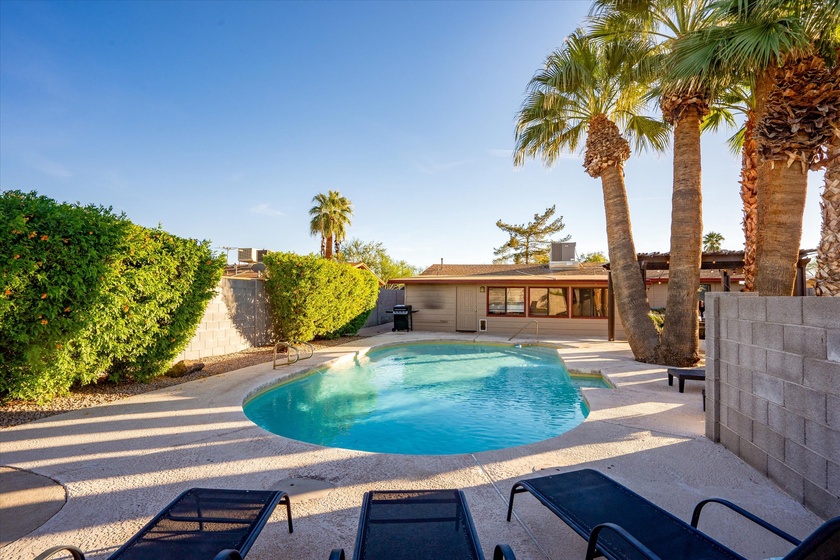 Pool Lounge area