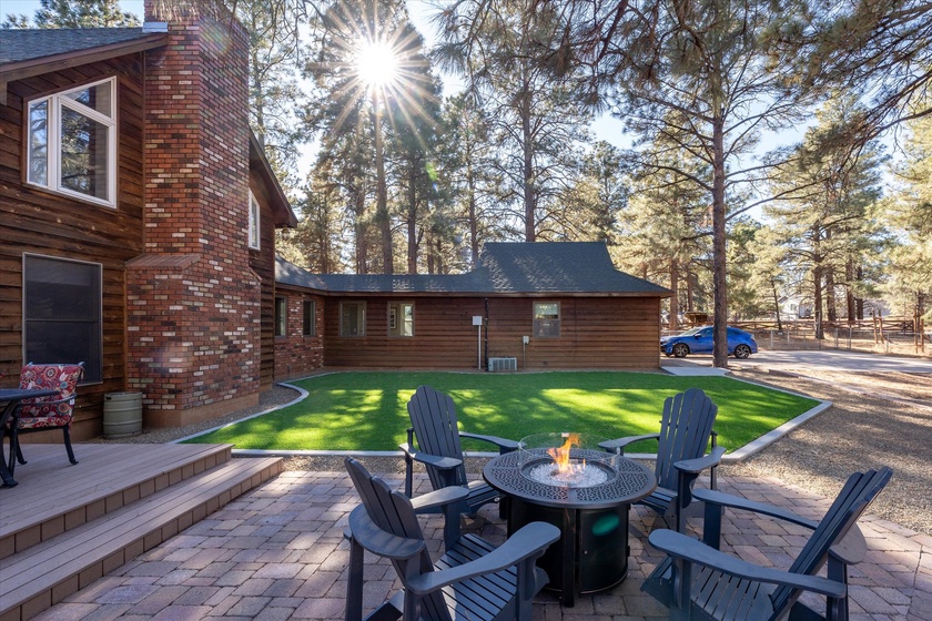 Outdoor Firepit and Seating