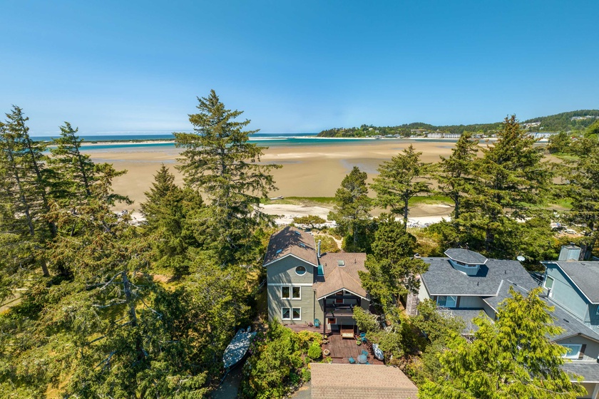 Siletz Bay Beach House 4 Bedroom House in Lincoln City, OR