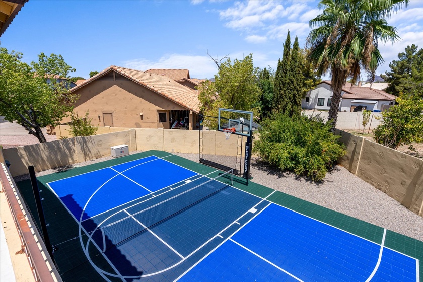 Basketball/Tennis Court