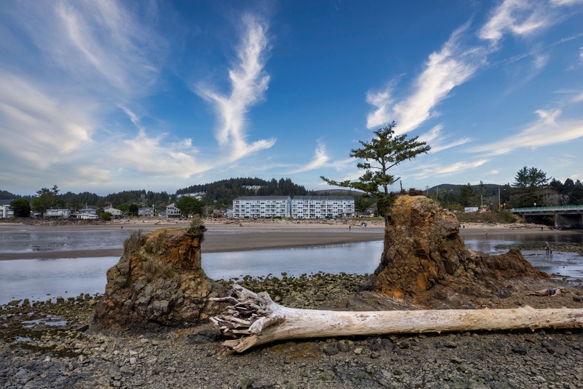 Waters Edge 207 2 Bedroom Condo in Lincoln City, OR