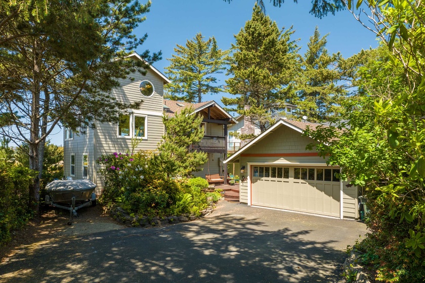 Siletz Bay Beach House 4 Bedroom House in Lincoln City, OR