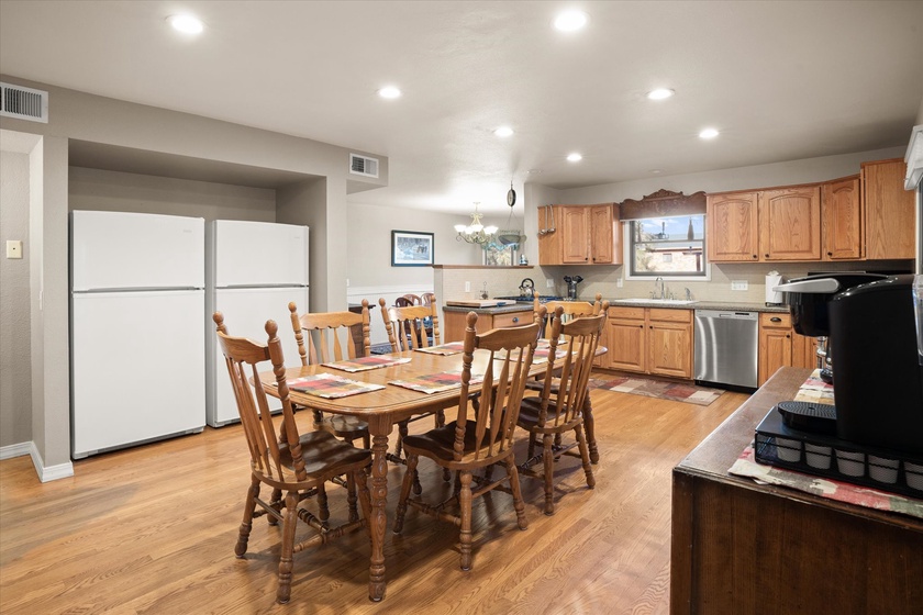 Kitchen Dinning Table