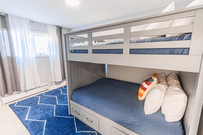 Main level double full bunk bed room