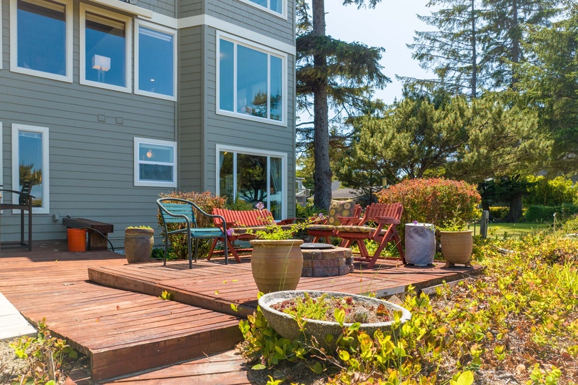 Siletz Bay Beach House 4 Bedroom House in Lincoln City, OR