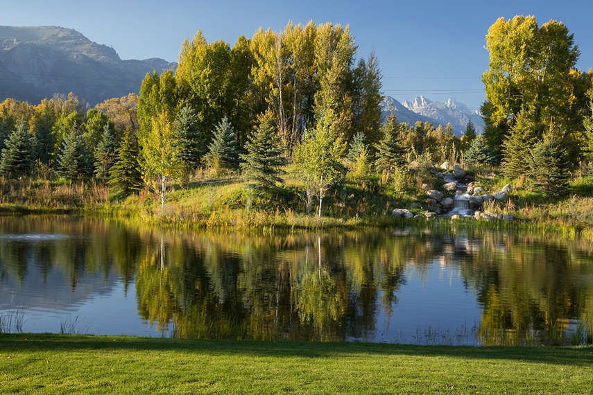 Pond - Chateau on the West Bank - Jackson Luxury Villa Rental