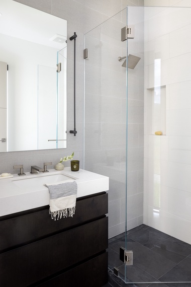 Guest Bedroom 1 Bathroom - Eagle's Vantage - Wilson, Wyoming - Luxury Villa Rental