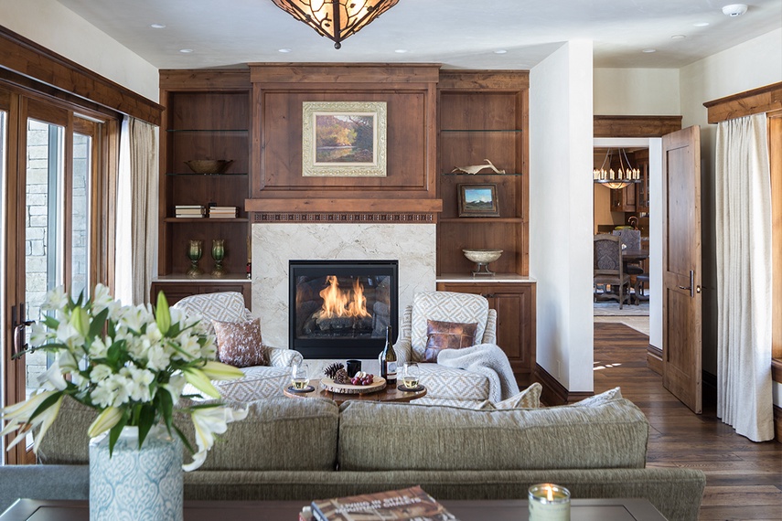 Main Level Primary Bedroom - Chateau on the West Bank - Jackson Luxury Villa Rental